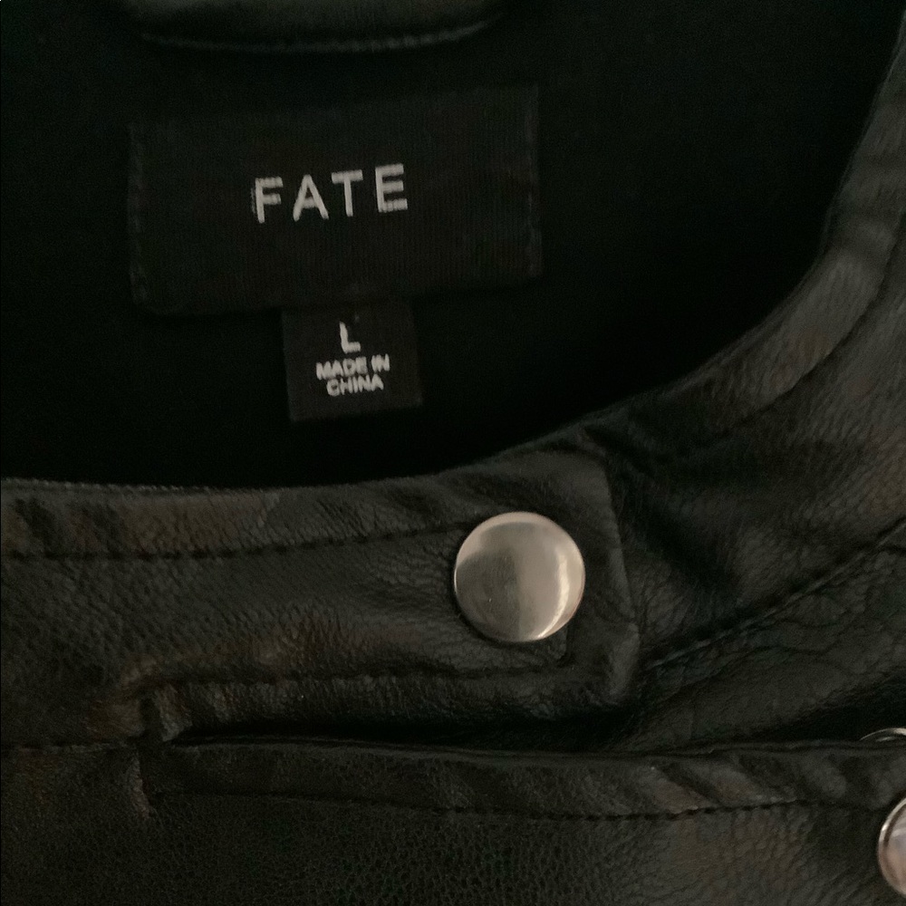 Sexy leather jacket with mesh sleeves - Picture 5 of 5